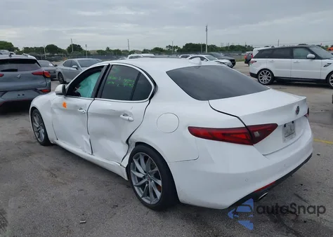 2019 Alfa Romeo Giulia Rwd z USA, uszkodzony, nr VIN ZARFAMAN2K7598133
